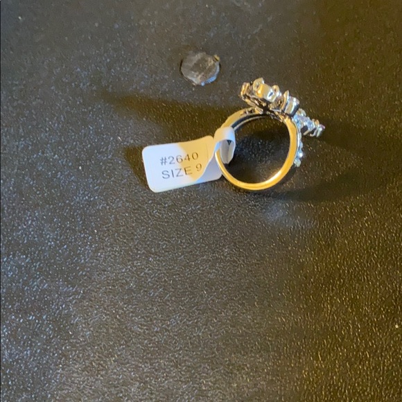 Ring - Picture 3 of 3